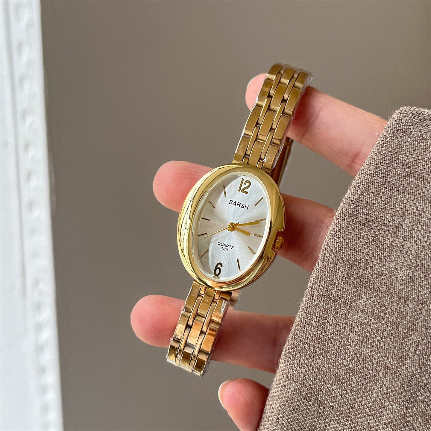 Women's Diamond Watch Elegant Luxury Oval Face Gold Design