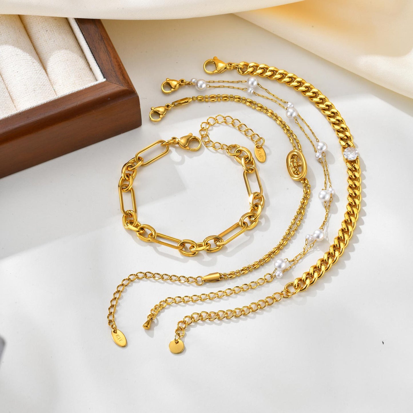 Women's Niche Exquisite Imitation Pearl Double-layer Bracelet