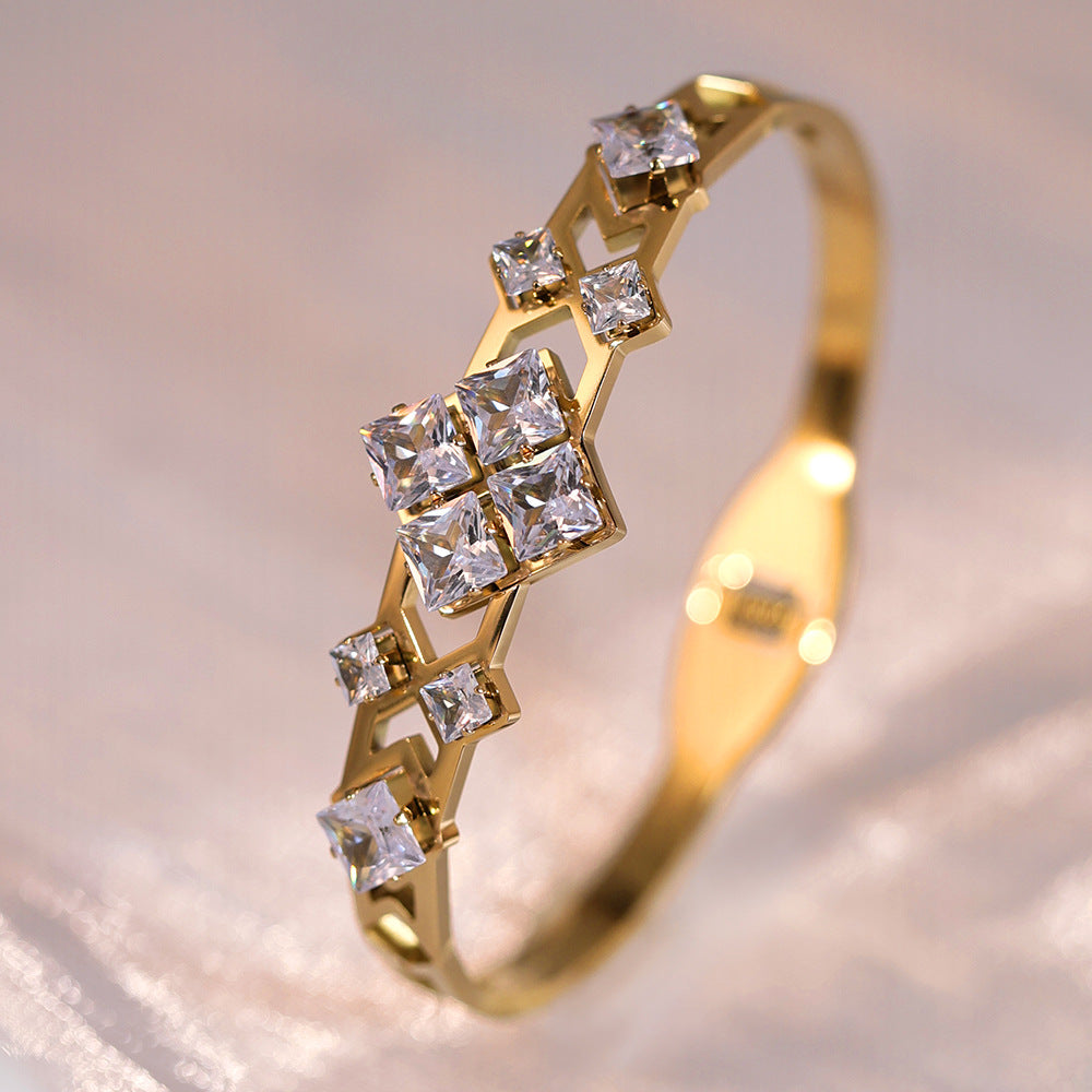 18K Gold High-grade Diamond-embedded Titanium Steel No Fading Ornament Bracelet