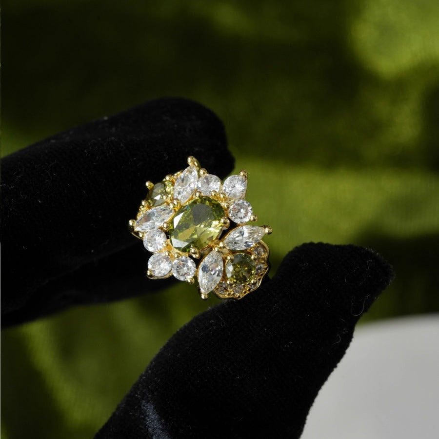French Shining Olive Green Zircon Ring Female Court Retro