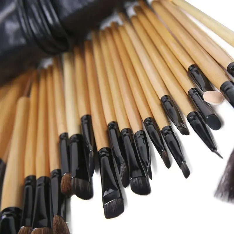 Louisiana Mart 24-Piece Professional Makeup Brush Set with Gift Bag – Face & Eye Tools Louisiana Mart