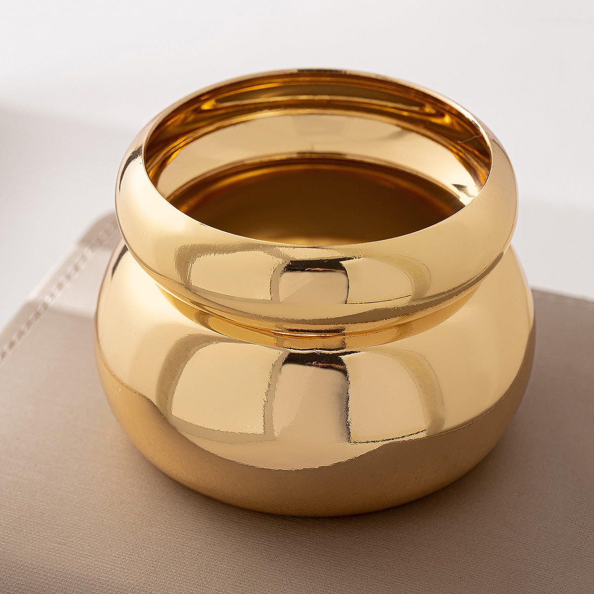 Round Gold Bracelet Suit Suitable For Banquet Party