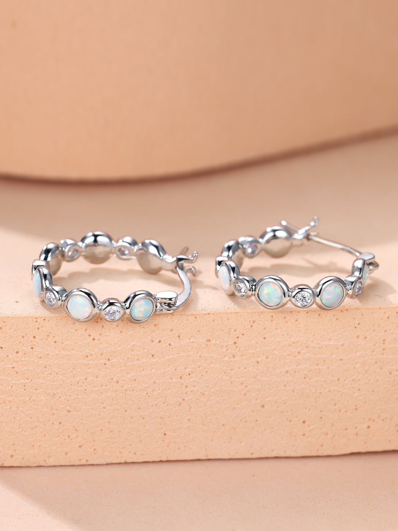Round Opal Color Zircon Full Diamond Ring Ear Clip Female