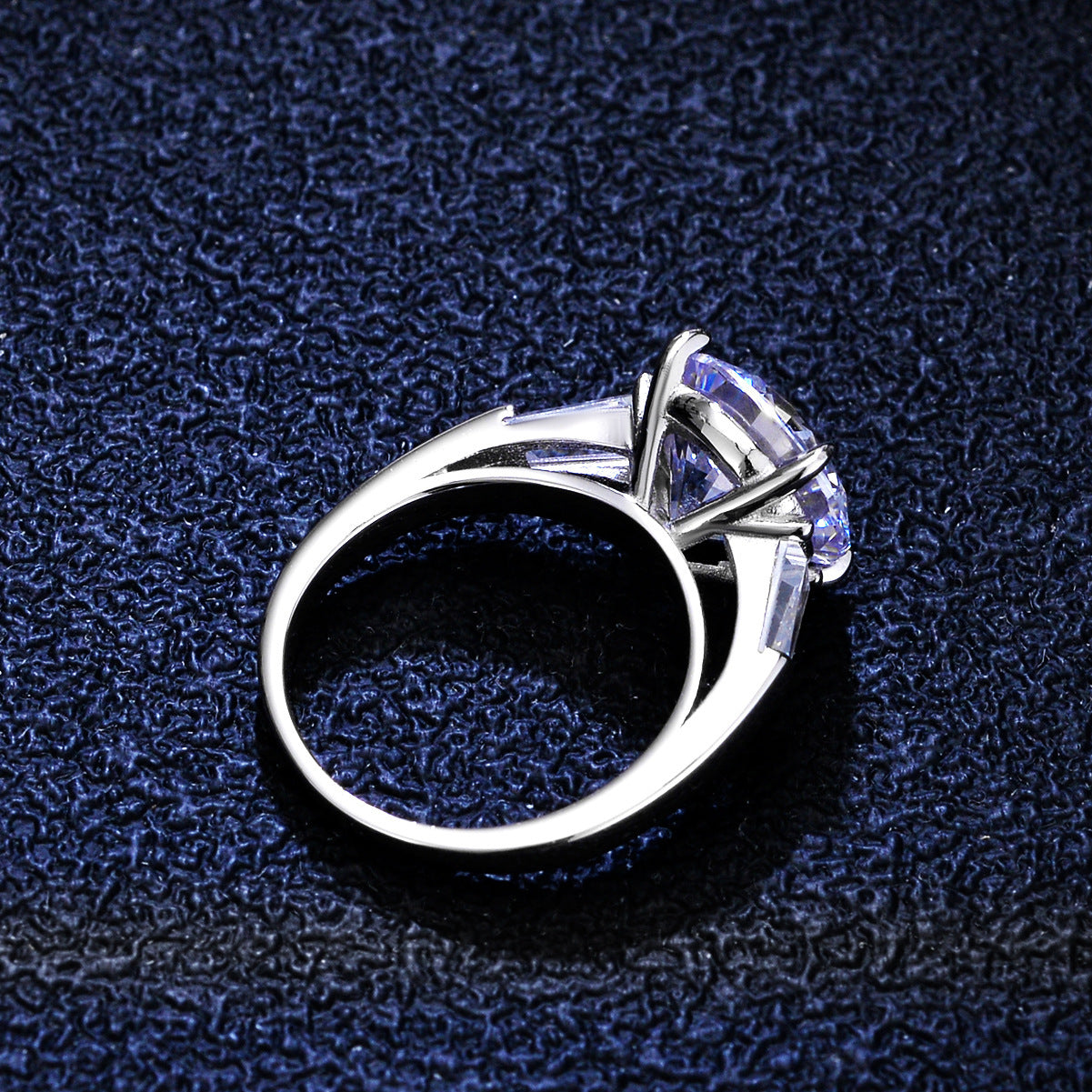 Classic Four-claw S925 Silver Ring 5 Karat Moissanite