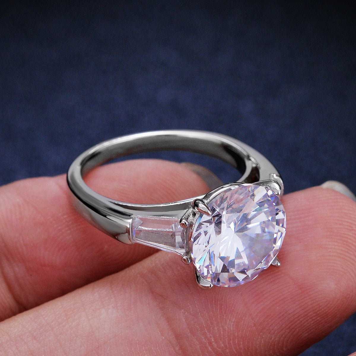 Classic Four-claw S925 Silver Ring 5 Karat Moissanite