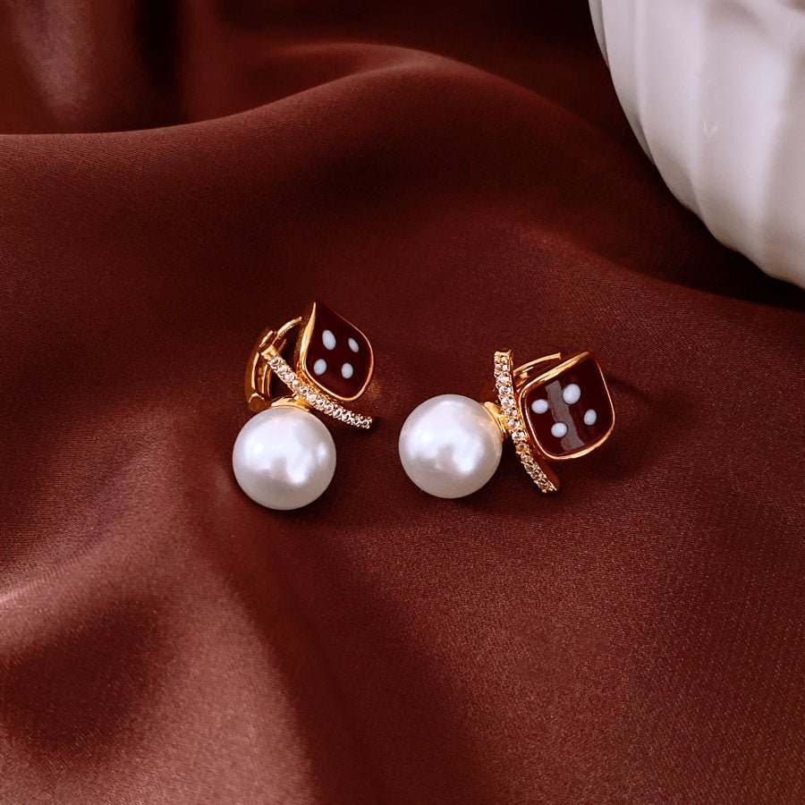 Fashion Exquisite Square Pearl Ear Clip Earrings