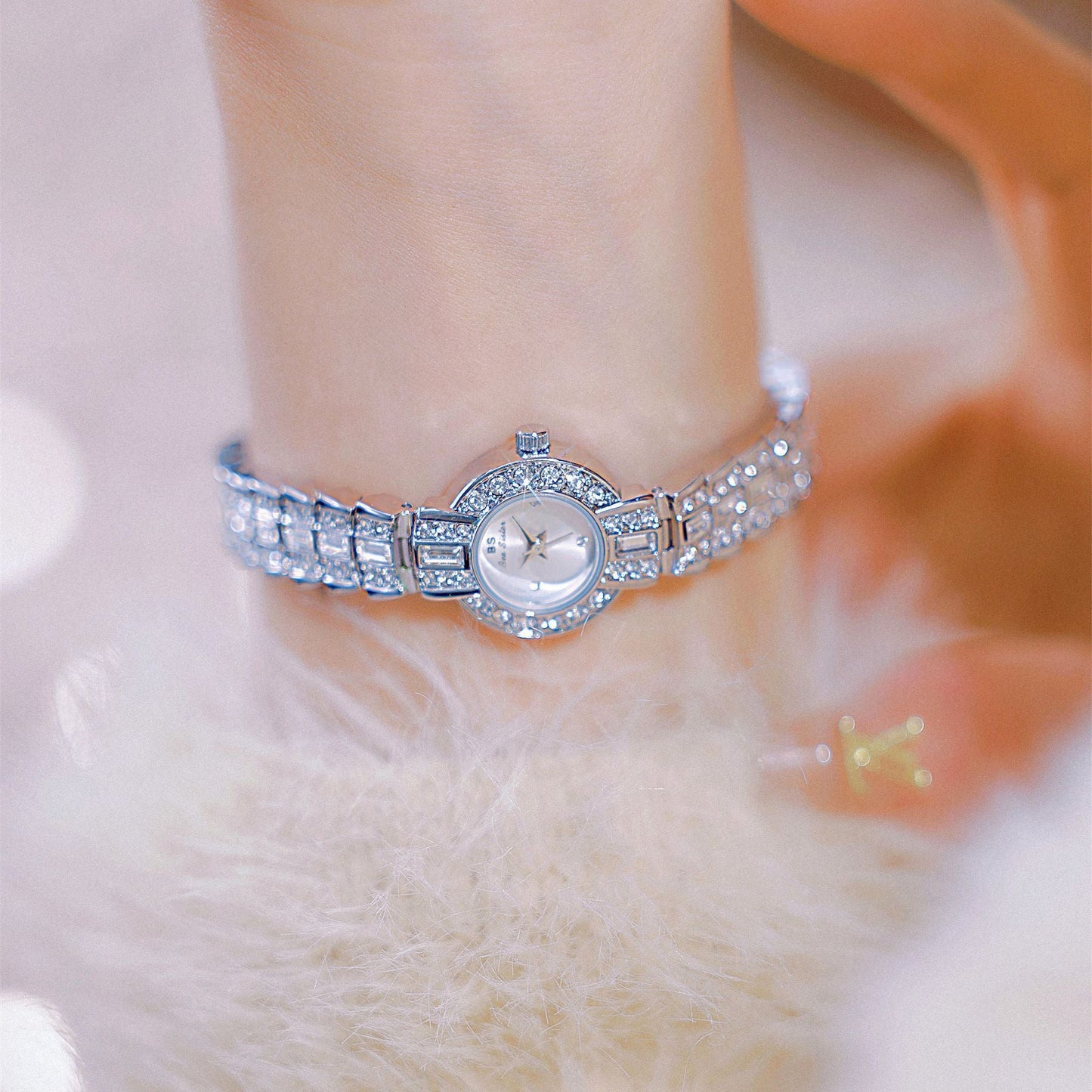 Women's Luxury Gold Watch Retro Oval Fashion Dress Jewelry
