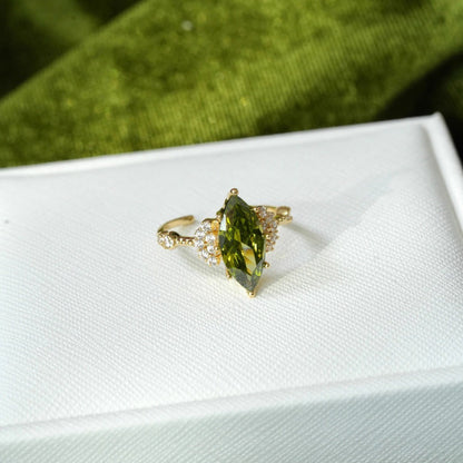 French Shining Olive Green Zircon Ring Female Court Retro