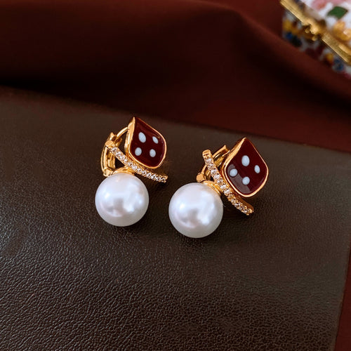 Fashion Exquisite Square Pearl Ear Clip Earrings