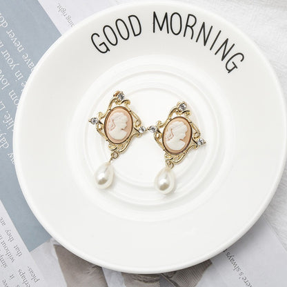 Retro Embossed Mirror Elegant Beauty Earrings