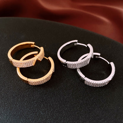 Simple And Versatile Letter Round Women's Ear Clip